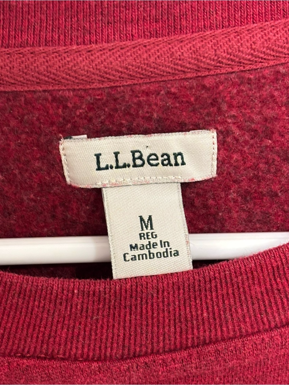 L.L. Bean Script Red Crewneck Sweatshirt Womens U.S. Medium - Picture 2 of 4